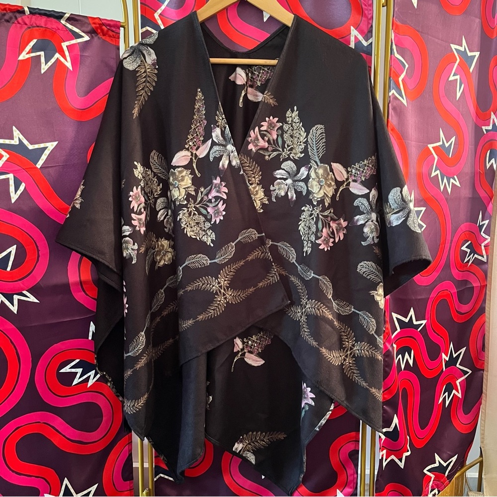 Ted Baker Soft Floral Cape Shawl Flowers Black Patterned Printed Kimono Poncho - Picture 2 of 14